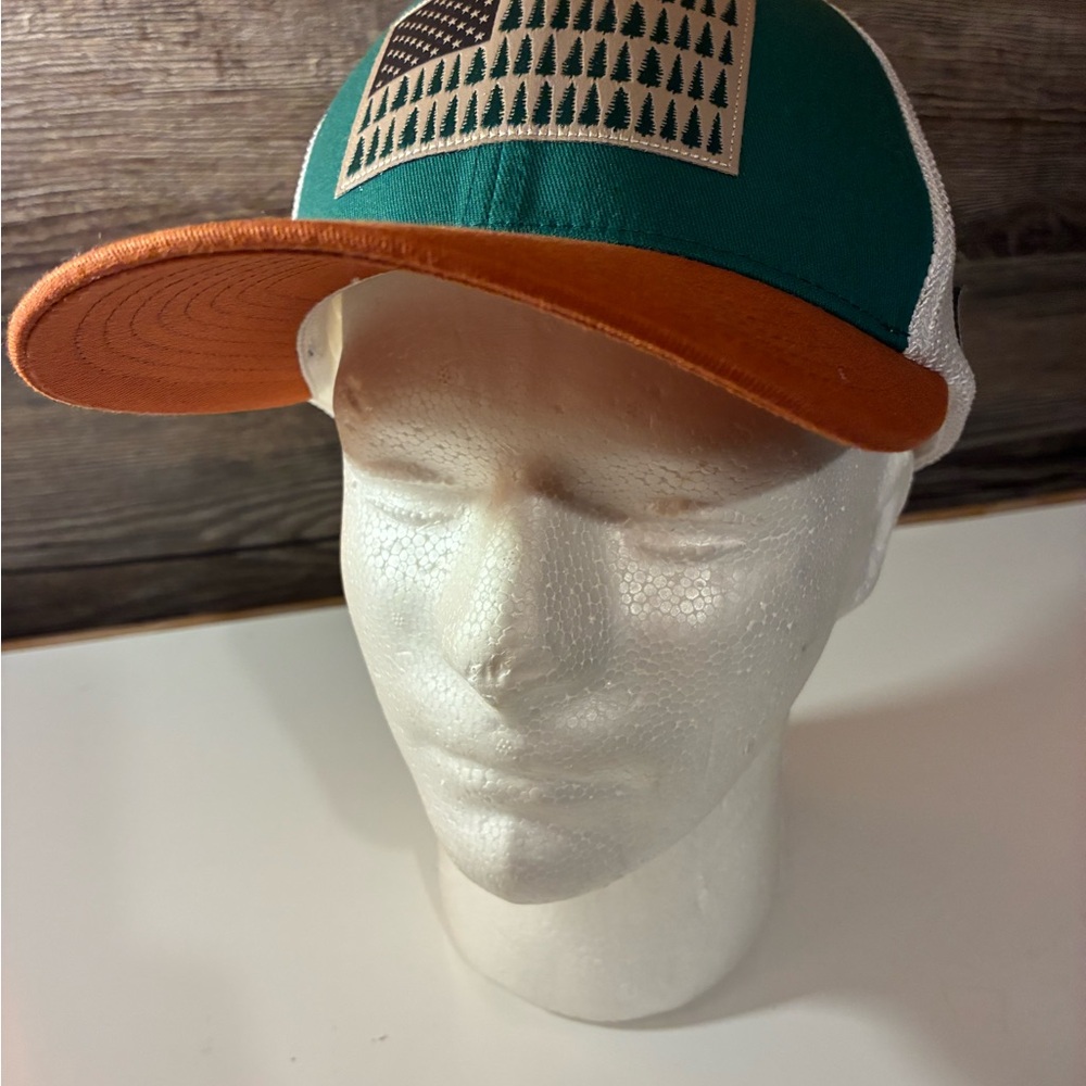Columbia Forest Design Green and Orange Cap